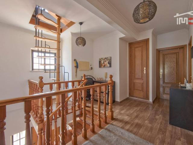 T3+2 Triplex com Jardim em Zona Nobre de Cascais