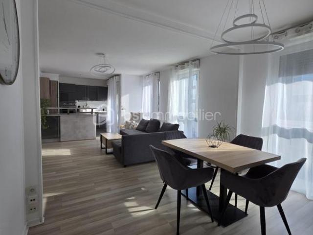 ✨T3/4 LUMINEUX,BALCON,2 PARKINGS, PROCHE CRECHE, COMMERCES ET BUS MANTES LA JOLIE !