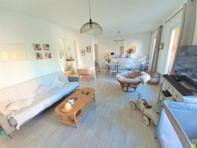 T3/4 vide Aix en Provence avec parking et balcon