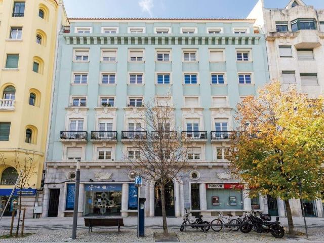 T7 Av. da República, Lisboa com assinatura do Arq. Cottinelli Telmo