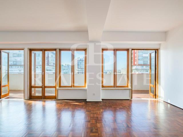 T4+1 com Varanda + Terraço Alvalade Av. Roma / Areeiro. 180m² Alvalade