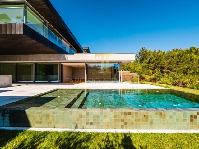 T4+1 Moradia Contemporânea de Luxo com Piscina de Transbordo, Domótica e Garrafeira | Abuxarda, Cascais