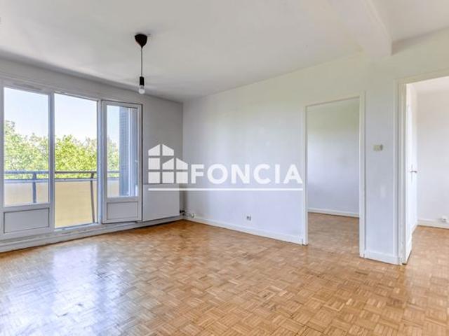 T4 61 m2 avec cave et parking secteur Parilly