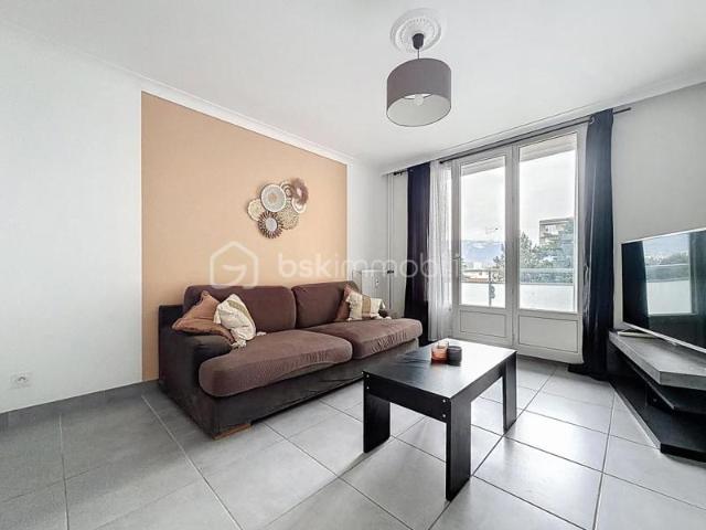 T4 69 m² avec balcon, parking, cave – résidence fermée avec parc