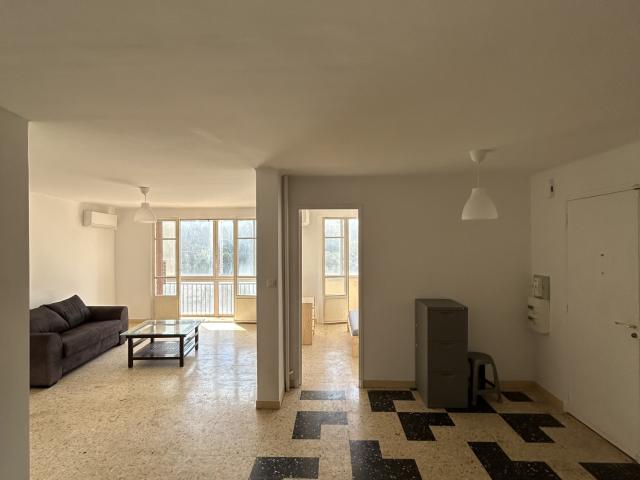 T4 – 75 m2 Meublé – Loggia – Parking