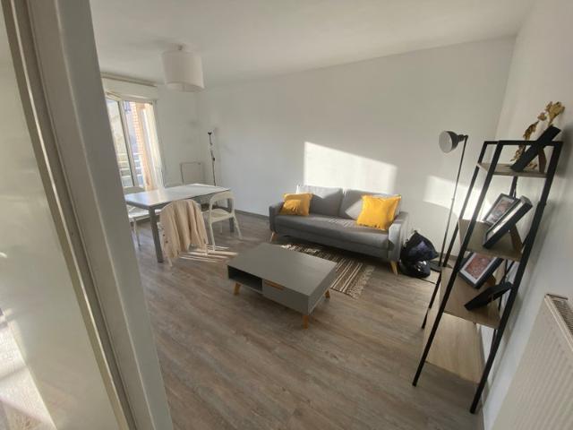 T4 76m² avec balcon et parking immeuble récent