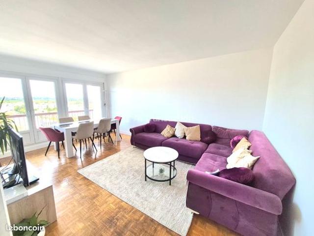 T4 83m² – balcon – place de parking ascenseur