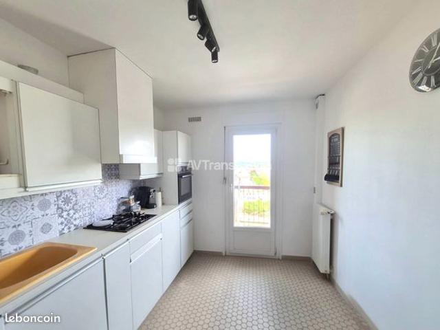 T4 82,5 m² rénové – Balcon – Cave – Parking