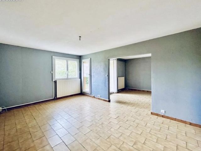 T4 82 M2 DECINES TERRASSE 40 M2 parking