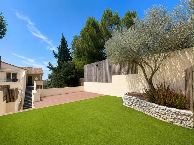 T4 89M2 + TERRASSES 100M2 + GARAGE 13013 MARSEILLE