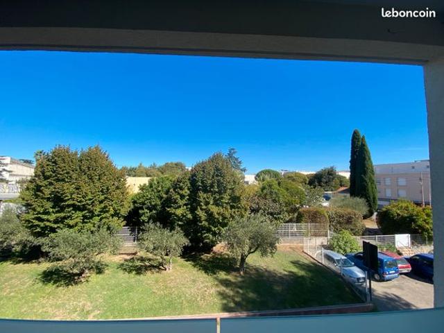 T4 97 m² avec terrasse, Parking privé,Nîmes sud