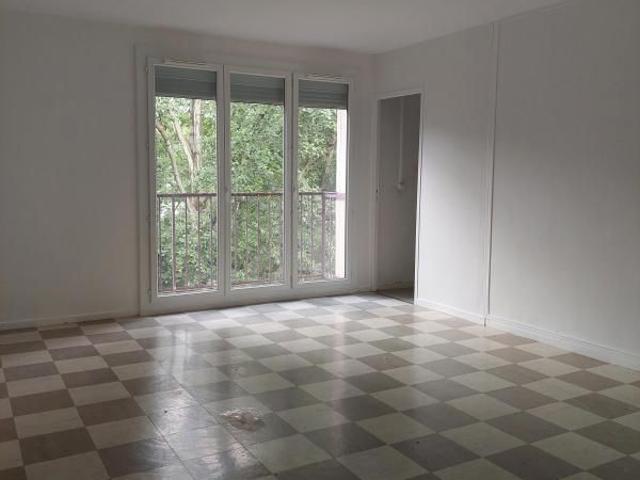 T4 120 RUE LEON JOUHAUX 38100 GRENOBLE