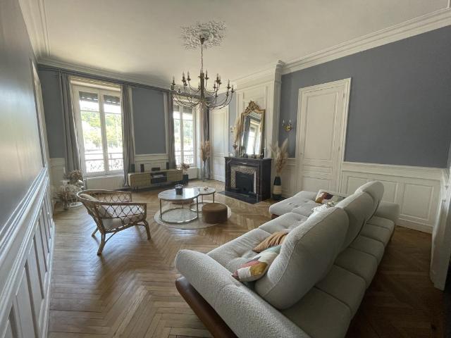 T4 – 126.45 m² – MEUBLE – 2 CHAMBRES – 69009 – LYON