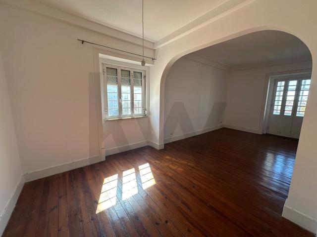 T4 | 130m² | Amoreiras – Charme, Centralidade e Luminosidade 120m² Campolide