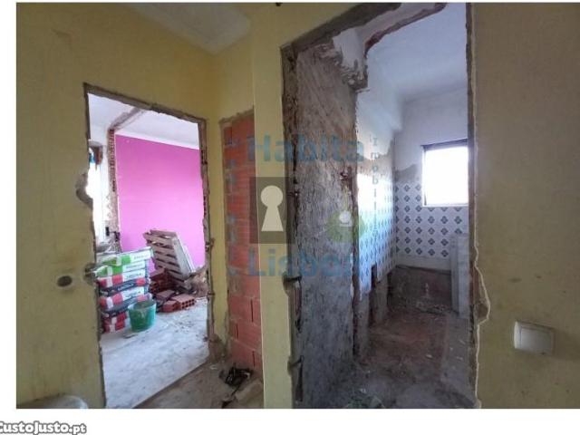 T4 2Wc Para Remodelação Junto À Base Do Alfeite
