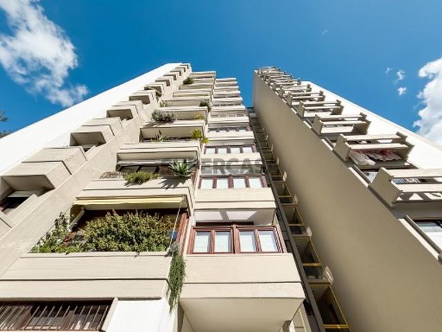 T4 totalmente remodelado nas Torres de Alfragide