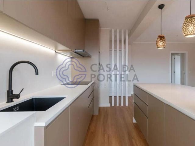 T4 Totalmente Renovado a 5 Min. do NorteShopping | Ramalde. 110m² Ramalde