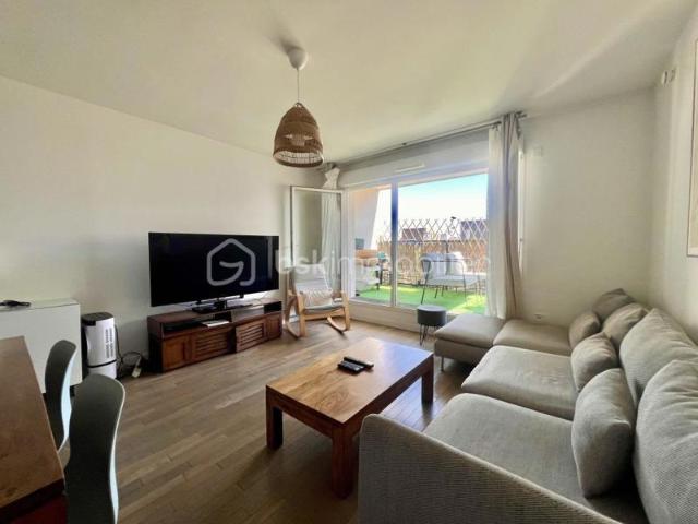 SOUS OFFRE* T4 traversant de 74,31 m2 au 9ème étage sur 10, 2 terrasses et cave