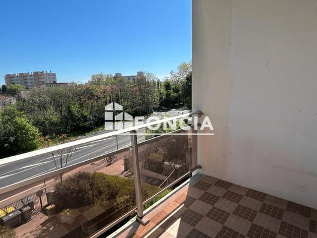 T4 traversant lumineux avec balcon saint Lazare, proche Corum Montpellier