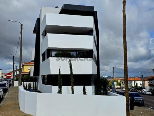 T4 Único no Piso | Terraço 48.40m2 | Box 2 Carros e Arrumos | SÃO COSME