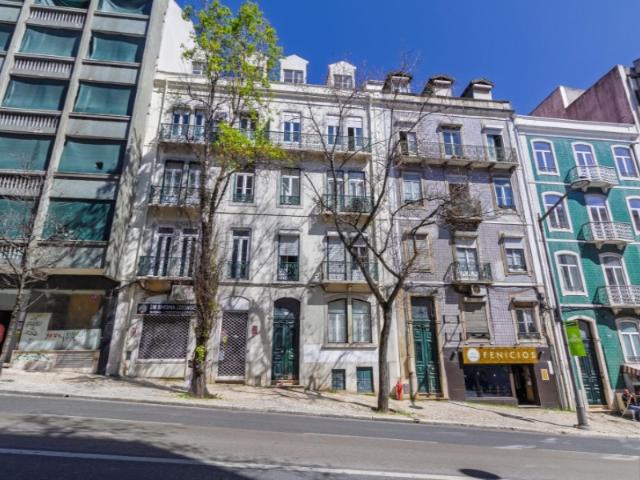 T4 ao lado da Universidade Autónoma de Lisboa junto à Avenida da Liberdade