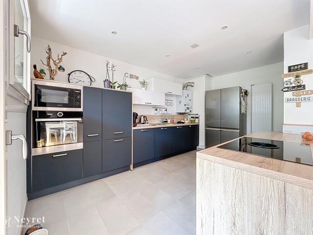 T4 avec ascenseur et garage en sous sol 89m² Saint Genis Laval