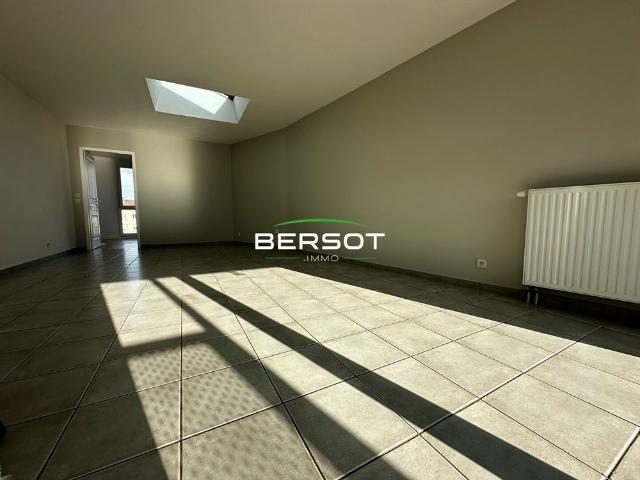 T4 avec balcon et double stationnement secteur Saint Claude