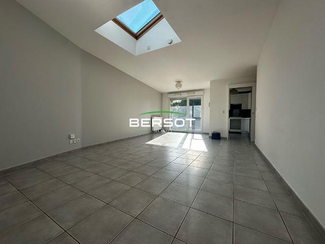 T4 avec balcon et double stationnement secteur Saint Claude