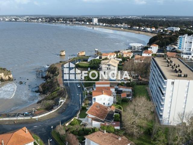 T4 avec balcon, parking et piscine à 300 m de la plage