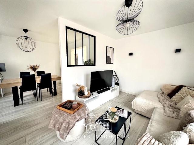 T4 avec jardin privatif et grand garage Bien rare sur la col. 78m² Ollioules
