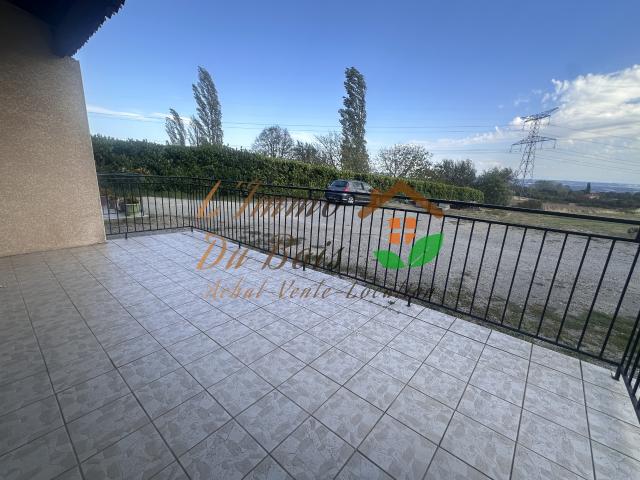 T4 avec terrasse CHUYER