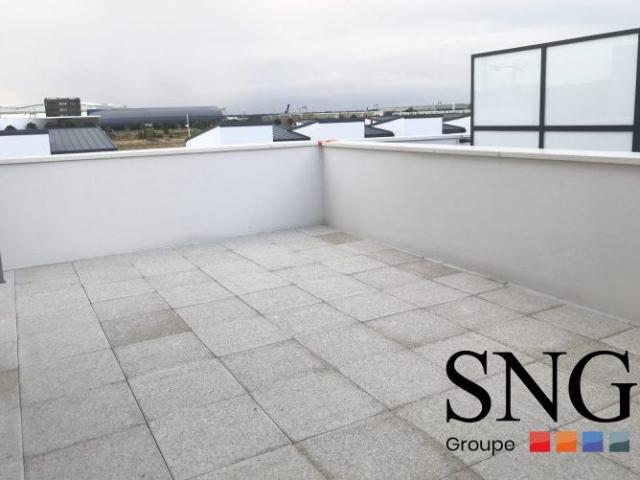 T4 AVEC TERRASSE + PARKING DOUBLE EN SOUS SOL