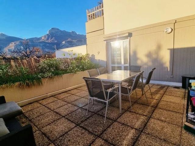 T4 avec 2 terrasses + cave + garage