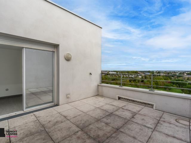 T4 bis en duplex dernier étage avec terrasse