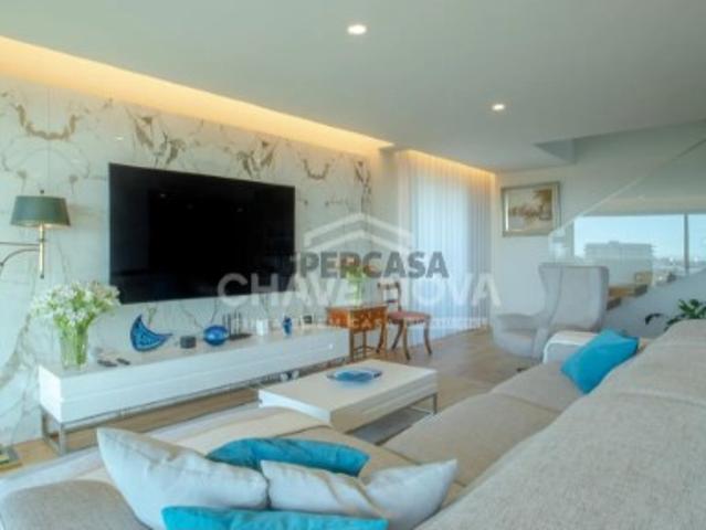 T4 c/ Varanda em Mafamude, Vila Nova de Gaia