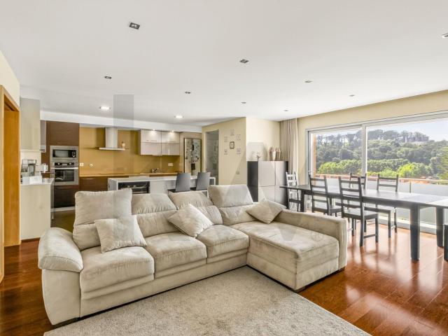 T4 com Garagem Privada e Vista no Coração da Feira — Espaço. 172m² Santa Maria De Lamas