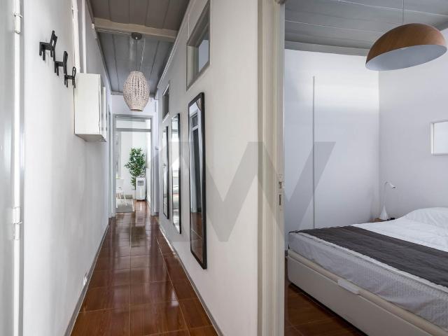 T4 com terraço no Bairro Alto e licença de Alojamento Local
