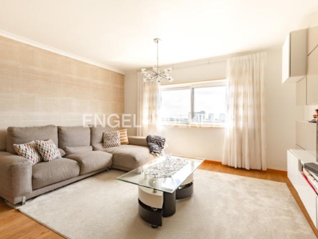 Fantástico apartamento T4 às portas de Lisboa com Vista para o Rio Tejo!