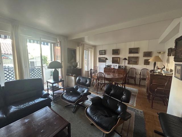 APPARTEMENT BOURGEOIS PARADIS 8ème