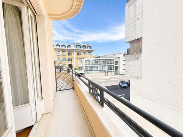 T4 de101.61 m2 Manufacture des Tabacs