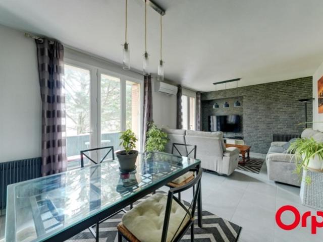T4 de 65m² avec balcon et parking collectif