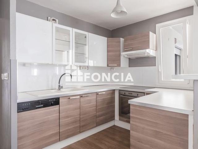 T4 de 74M2 avec ascenseur, cave, parking, loggia, Montpellier Ouest