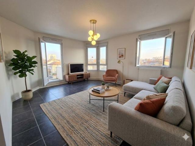 T4 de 81,32 m² à Caluire Et Cuire, Les Moulins du Rhône au prix de vente de 195 100