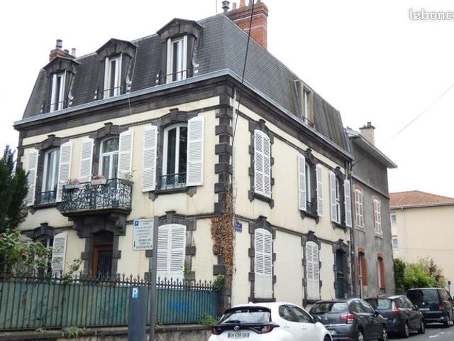 T4 de 85 m² avec combles aménageable de 78 m², 2 parkings et caves, dans ancienne maison bourgeoise