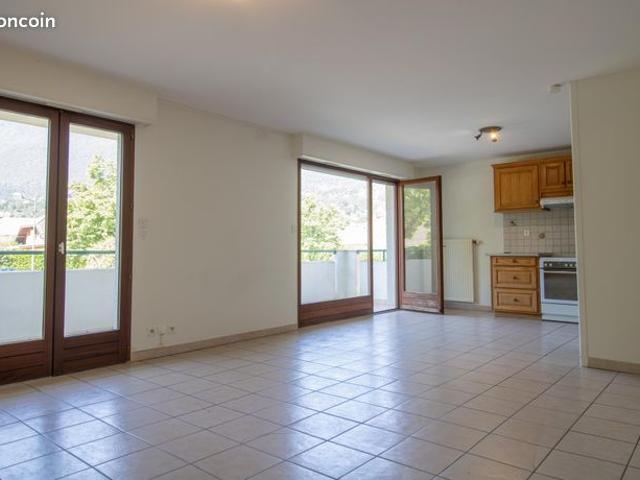 T4 de 86m2 avec garage et cave dans une petite copropriété