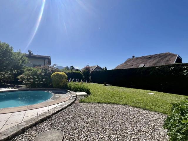 T4 de 89,5 m2 avec garage et piscine