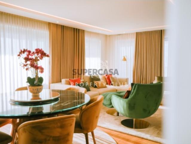 T4 de Luxo no Lago Altear em Lumiar