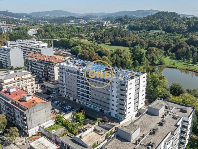 T4 de luxo com 274m2 em frente ao parque da Cidade de Vila Nova de Famalicão para venda