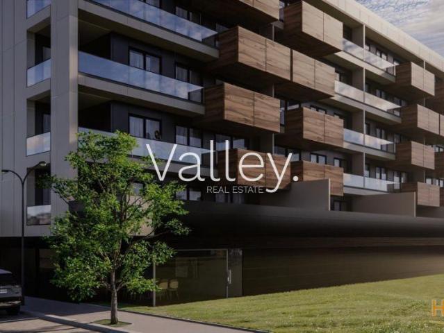T4 de Luxo com Varanda de 26,60 m2 | 26084064630