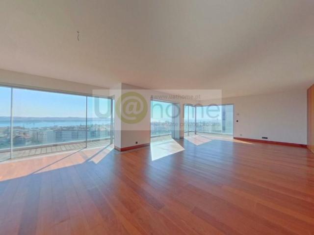 T4 de luxo, condominio c/ com piscina e vista de rio 247m² Belém